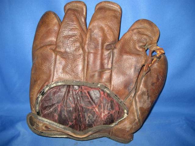 Adolfo Luque Goldsmith AL Back